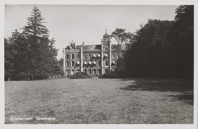 130550 Gezicht op het Groot-Seminarie Rijsenburg te Driebergen-Rijsenburg.